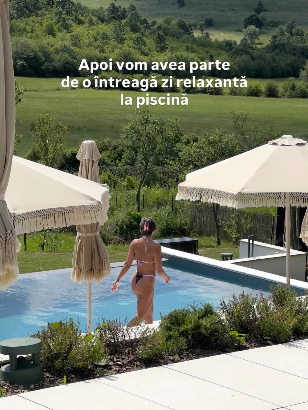 Apoi vom avea parte de o întreagă zi relaxantă la piscină